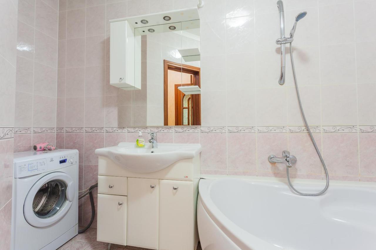 Apartment In Complex Korona On Knyazhyi Zaton 21 Kijev Kültér fotó
